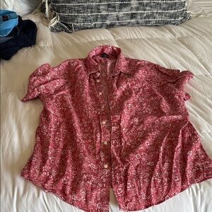UNTUCKit Red Paisley Casual Button Down Shirt
